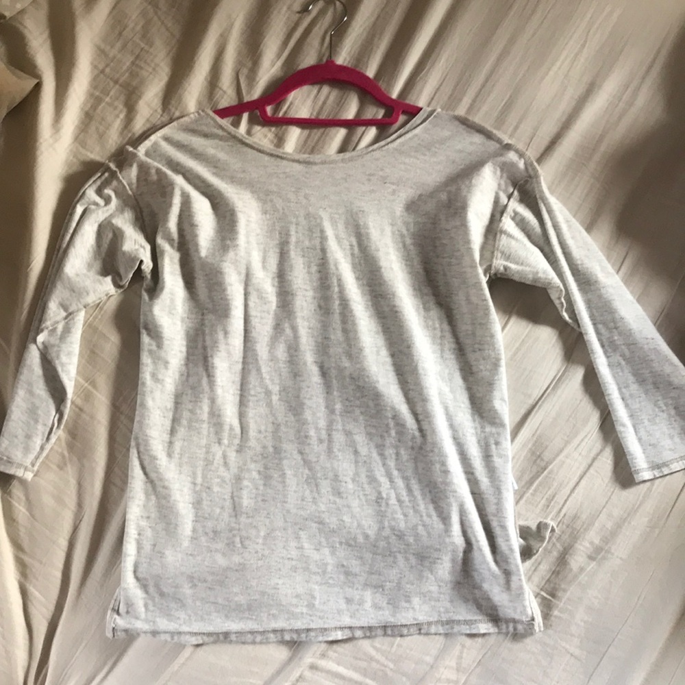 Tops - Picture 3 of 8